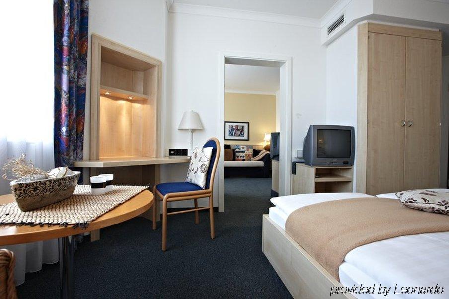 Intercityhotel Rostock Værelse billede
