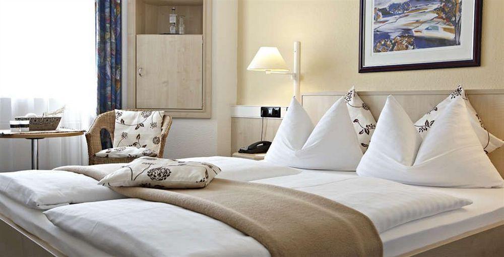 Intercityhotel Rostock Værelse billede